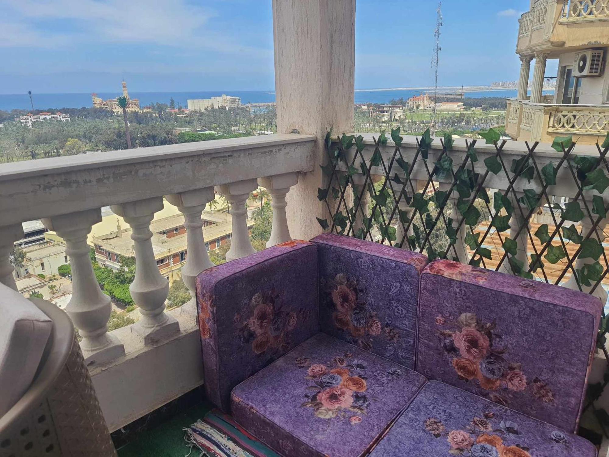 Apartment Sea And Montaza Palace View 2 Bedrooms Alexandria,2 Full Bathrooms, With 2 Ac And 1 Stand Fan, Free Wifi , Available Year Days With 3 Heavy Blankets *